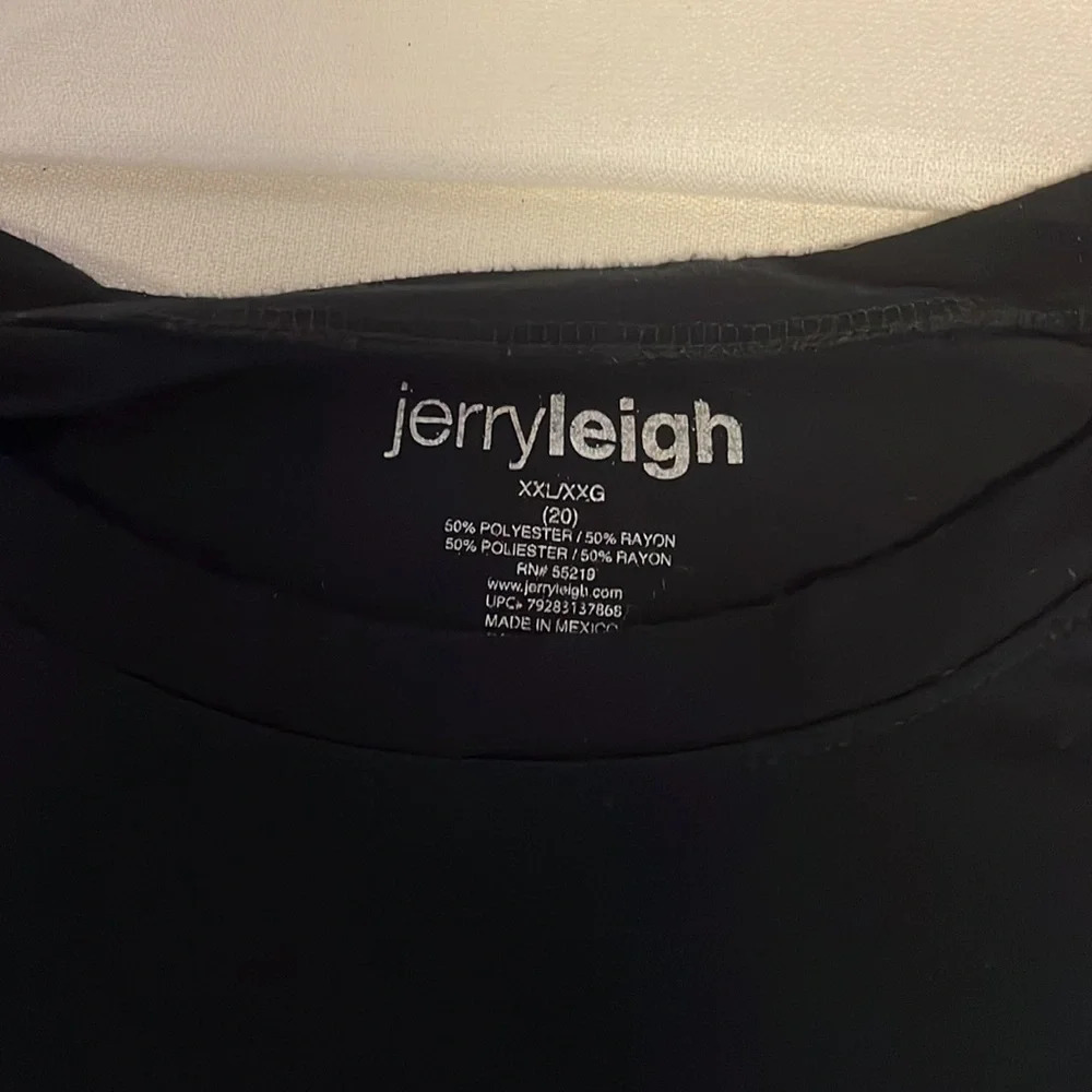 Thank Happy Thoughts Tee - Picture 2 of 3